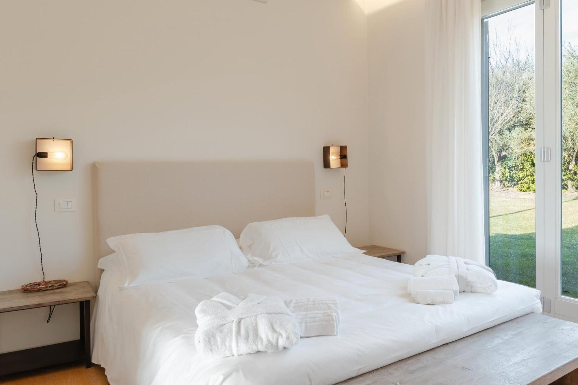 Borgo Syrah Hotel กอร์โตนา ภายนอก รูปภาพ